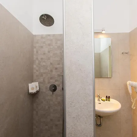 Apart Otel Katerina *