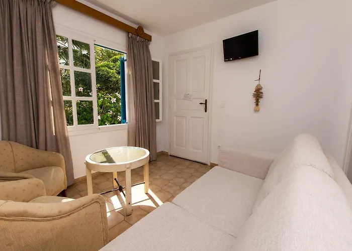 Apart Otel Katerina *